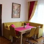 Sea Port Celebrity - Lets4holiday Apartmán