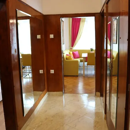 Sea Port Celebrity - Lets4holiday Apartament Varna