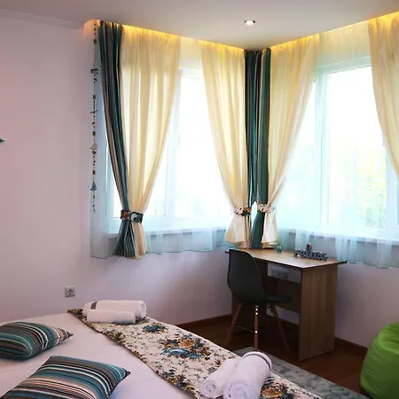 Sea Port Celebrity - Lets4holiday Apartament *