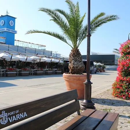 Apartmán Sea Port Celebrity - Lets4holiday Varna